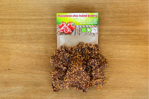 raw vegan rajčatové chia-lněné krekry